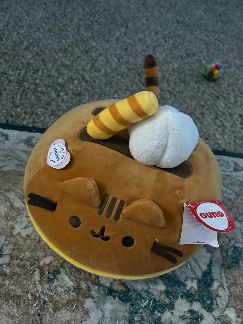 NEW GUND PUSHEEN 12” Cat Dome Cake Squisheen Chocolate Claire’s Exclusive